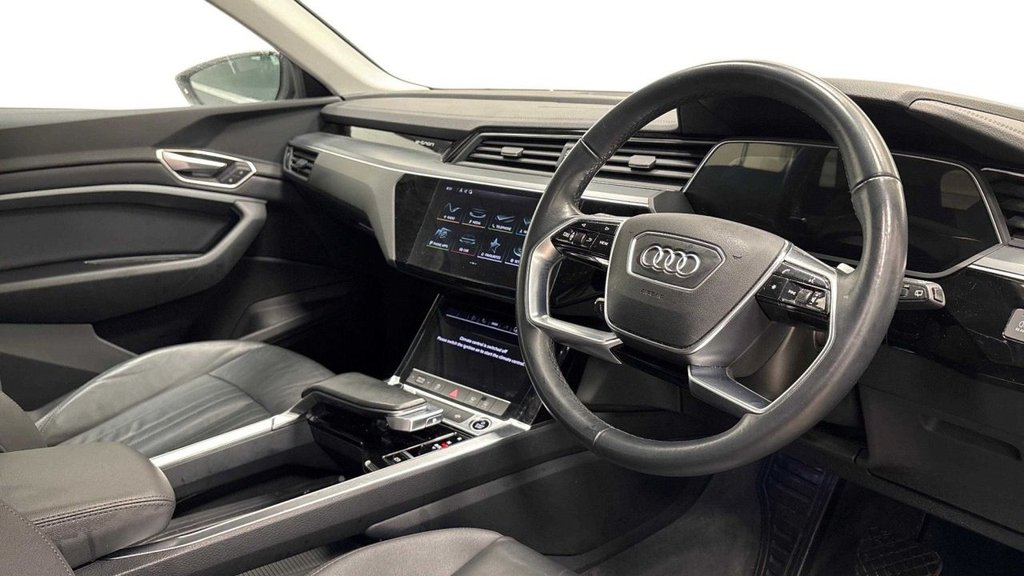 Used Audi e-tron 2021 for sale - 78166917: Photo 4