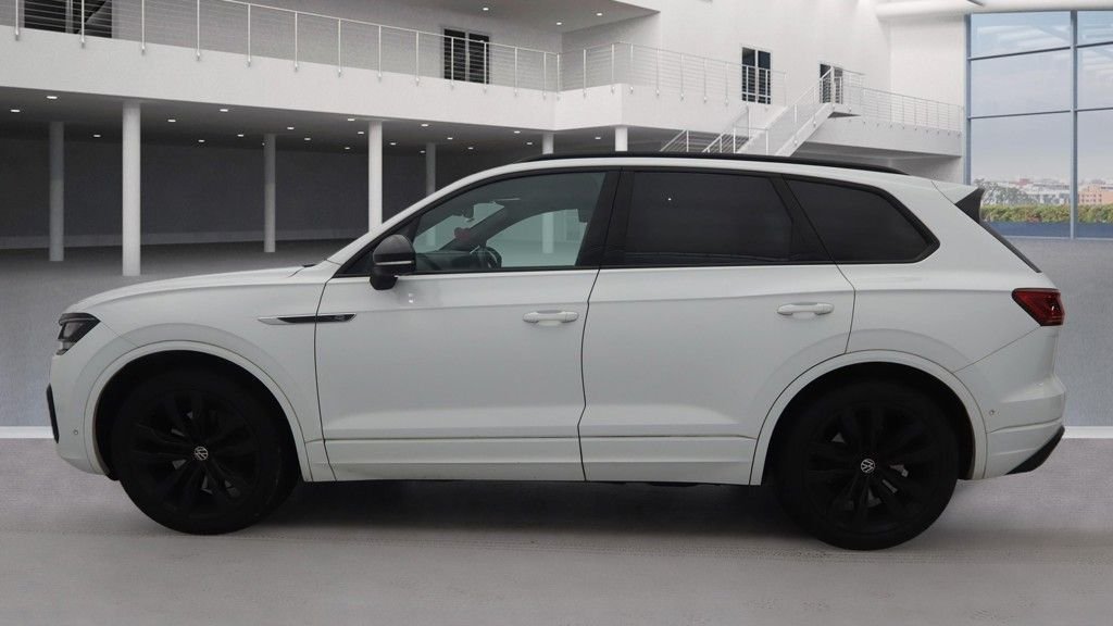 Used Volkswagen Touareg 2022 for sale - 77355695: Photo 2