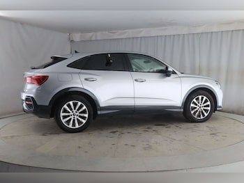 Used Audi Q3 2020 for sale - 77133732: Photo