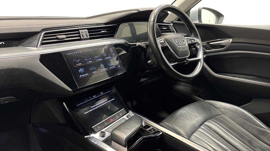 Used Audi e-tron 2021 for sale - 77748035: Photo 4