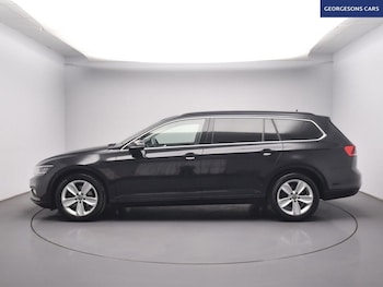 Used Volkswagen Passat 2023 for sale - 79300132: Photo