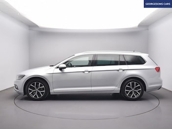 Used Volkswagen Passat 2023 for sale - 78644961: Photo