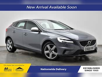 Used Volvo V40 2018 for sale - 79722395: Photo