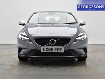 Used Volvo V40 2018 for sale - 79722395: Photo