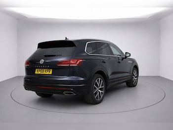 Used Volkswagen Touareg 2018 for sale - 79481720: Photo
