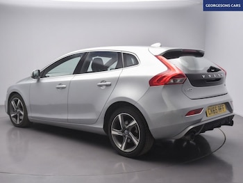 Used Volvo V40 2015 for sale - 75585437: Photo