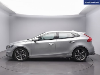 Used Volvo V40 2015 for sale - 75585437: Photo