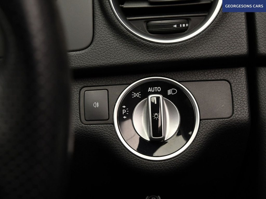 Used Mercedes-Benz C Class 2012 for sale - 77681110: Photo 35