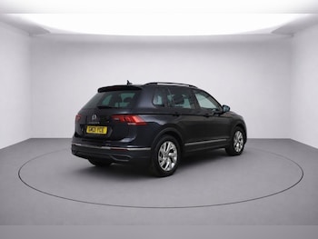 Used Volkswagen Tiguan 2021 for sale - 78985382: Photo