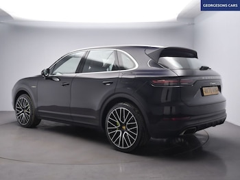Used Porsche Cayenne 2021 for sale - 75243350: Photo