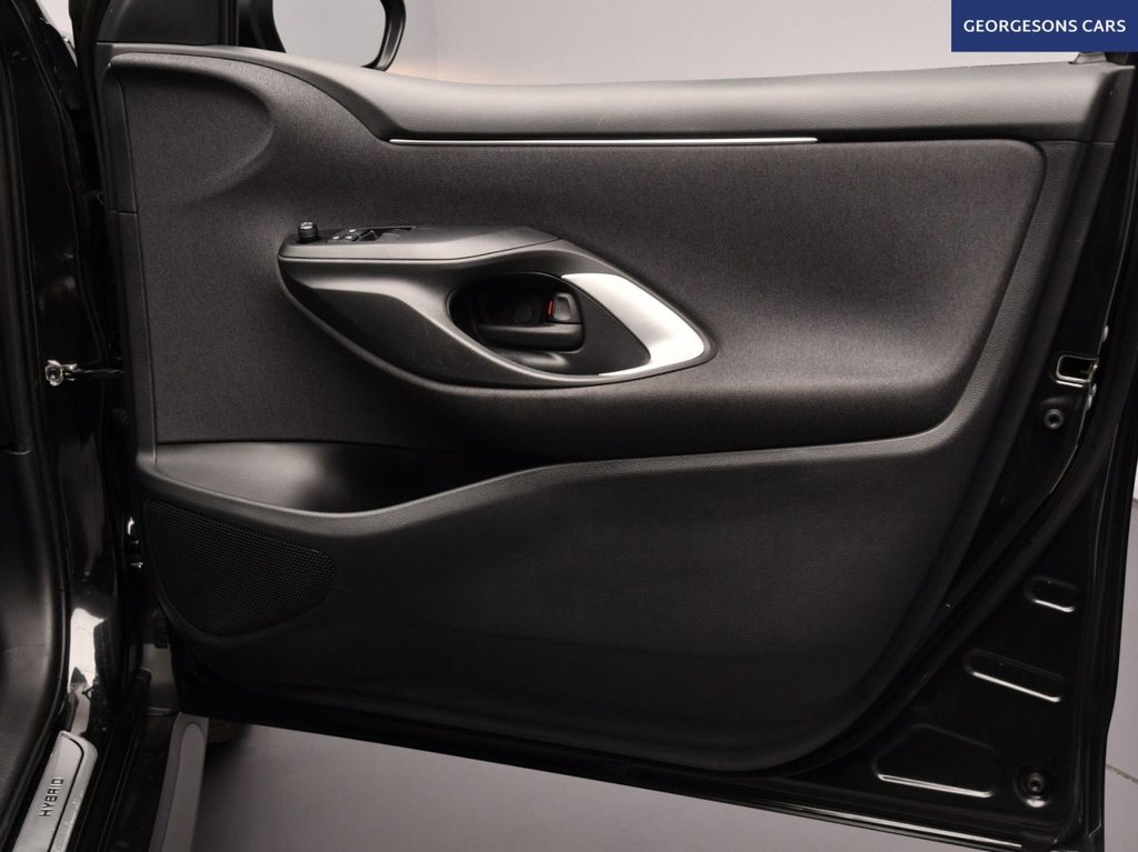 Used Toyota Yaris 2022 for sale - 77719530: Photo 19