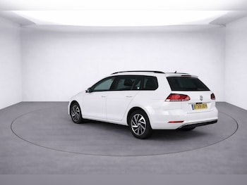 Used Volkswagen Golf 2019 for sale - 78315262: Photo