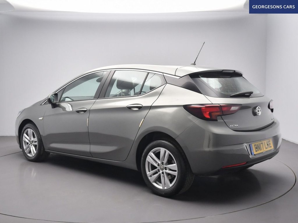 Used Vauxhall Astra 2017 for sale - 77089093: Photo 2