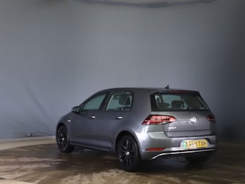 Used Volkswagen Golf 2019 for sale - 77719536: Photo