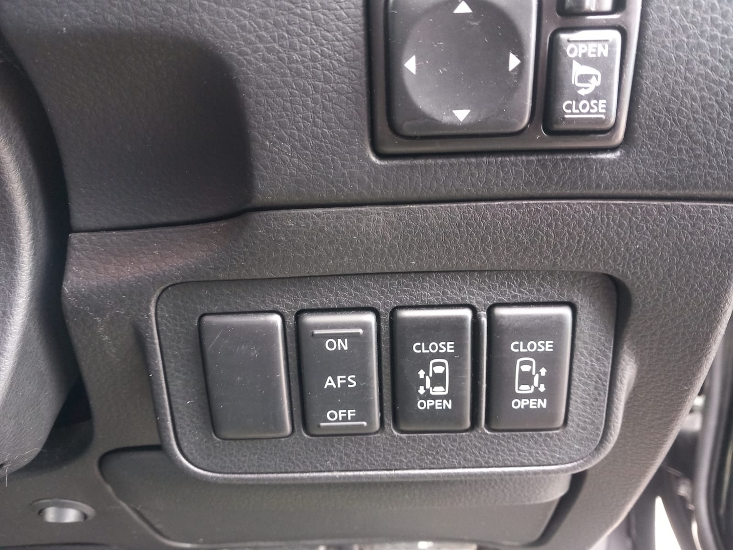 Used Nissan Elgrand 2006 for sale - 78012663: Photo 15