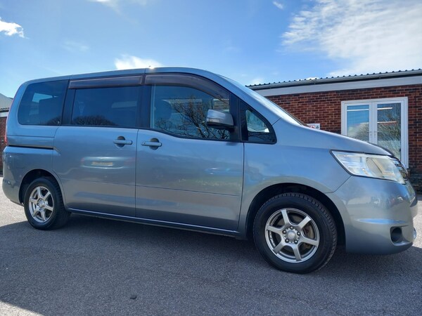 Used Nissan Serena 2010 for sale - 70699792: Photo 27