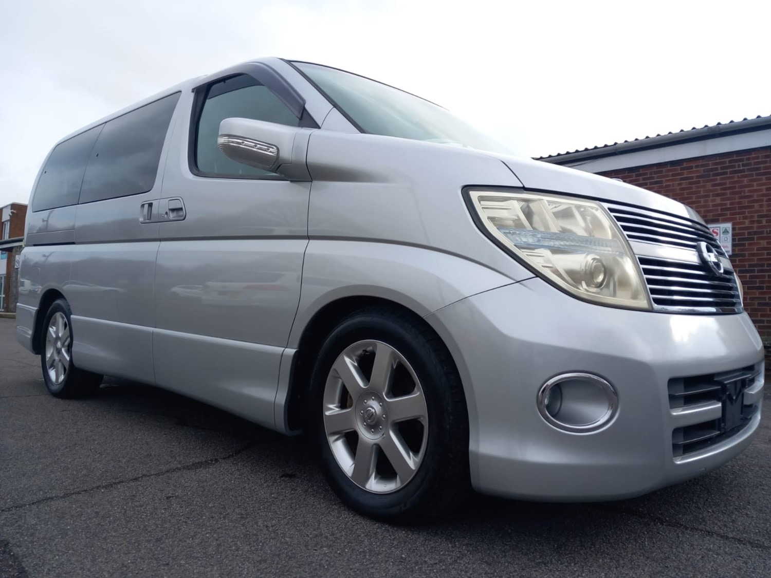 Used Nissan Elgrand 2008 for sale - 76316702: Photo 1