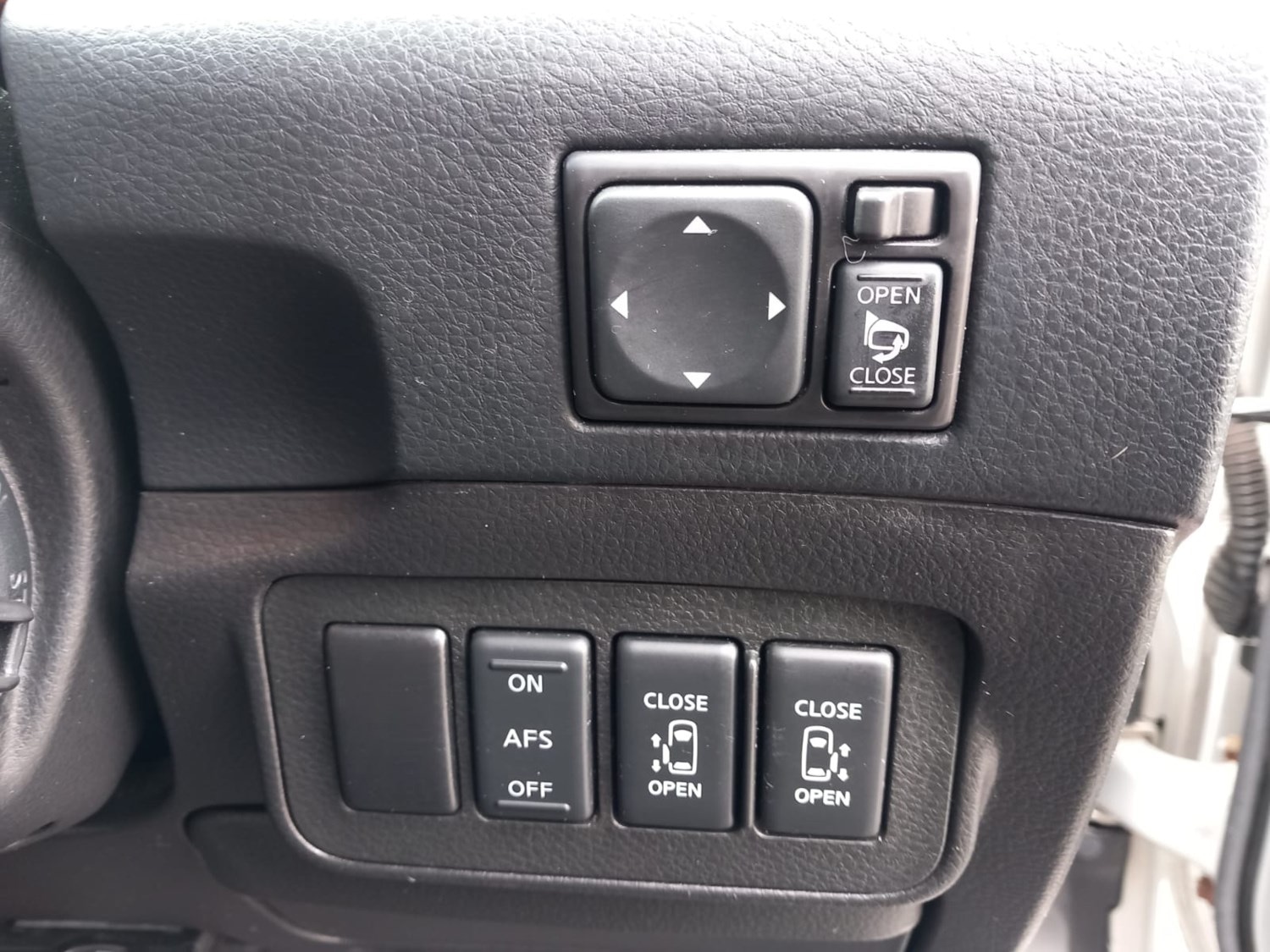 Used Nissan Elgrand 2008 for sale - 76316702: Photo 12