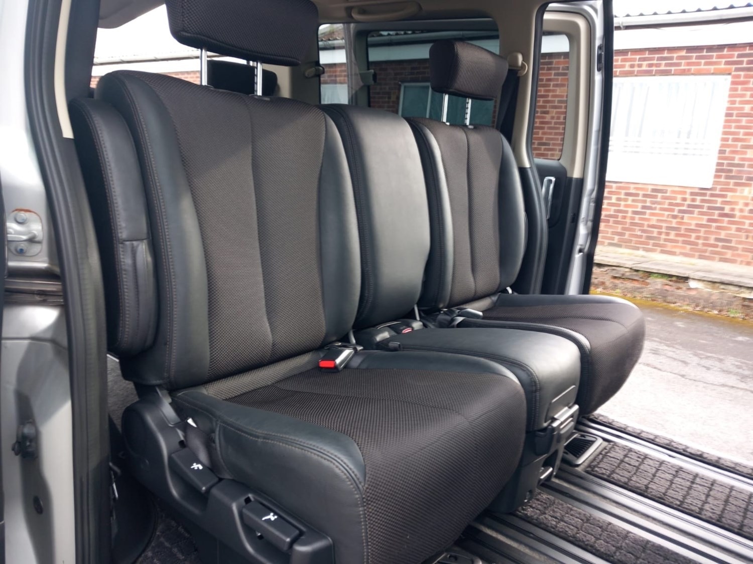 Used Nissan Elgrand 2008 for sale - 76316702: Photo 22