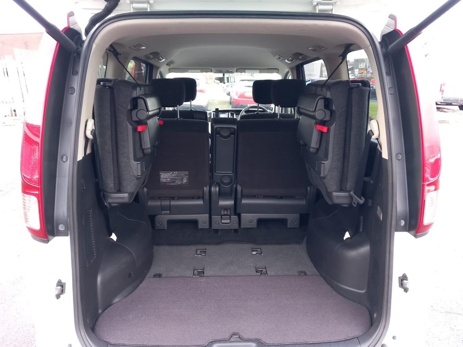 Used Nissan Serena 2010 for sale - 76316537: Photo 13