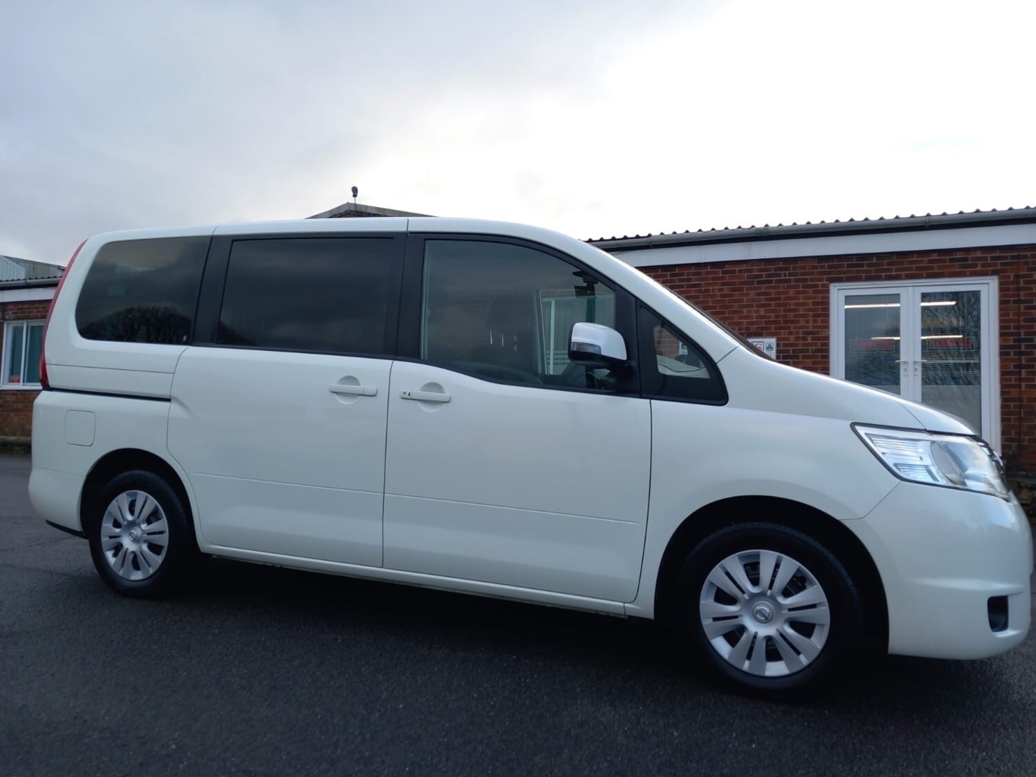 Used Nissan Serena 2010 for sale - 76316537: Photo 20