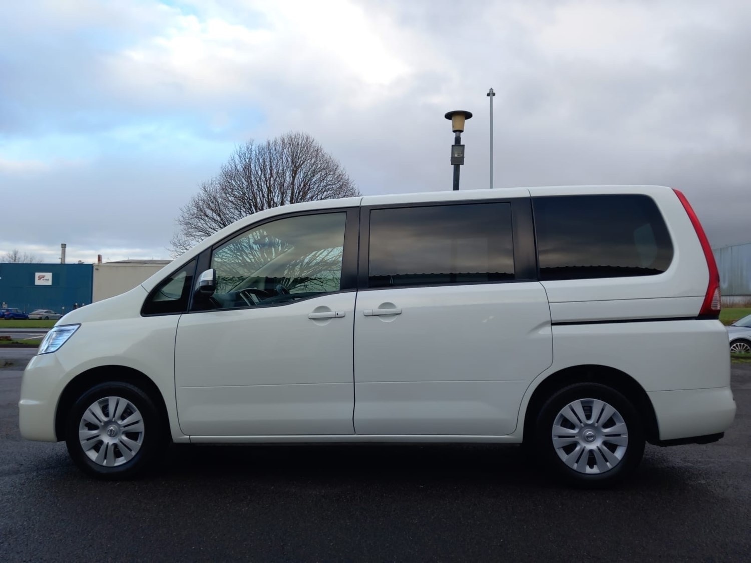 Used Nissan Serena 2010 for sale - 76316537: Photo 22