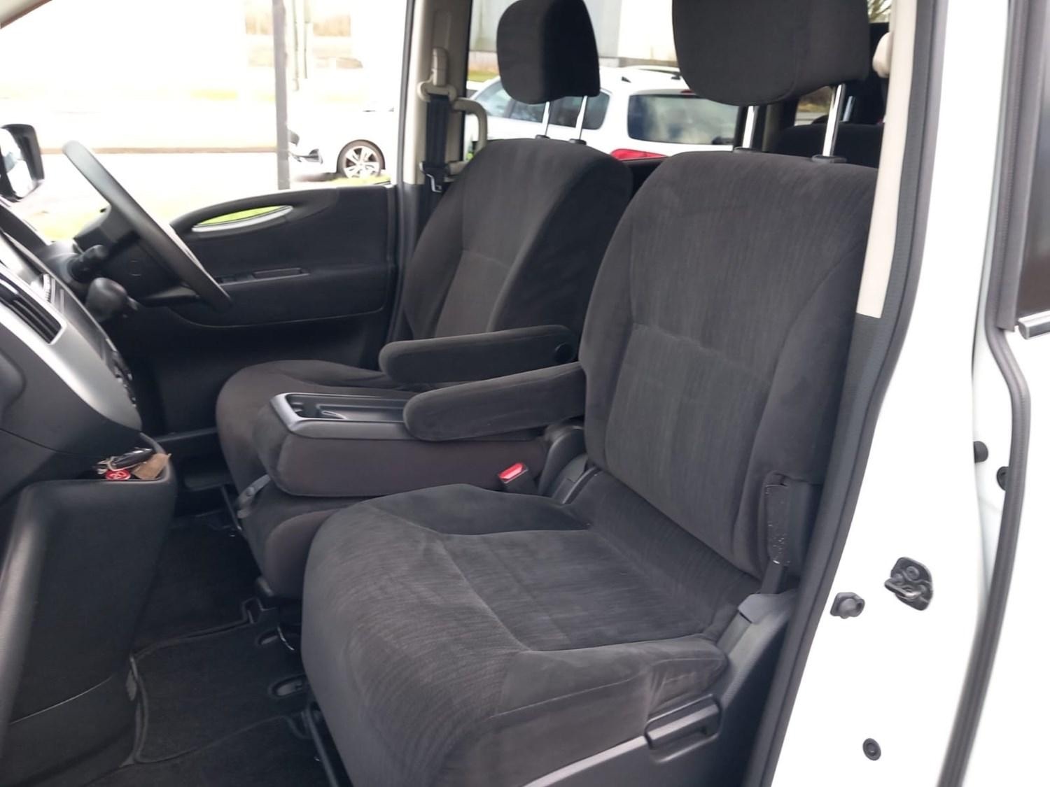 Used Nissan Serena 2010 for sale - 76316537: Photo 29