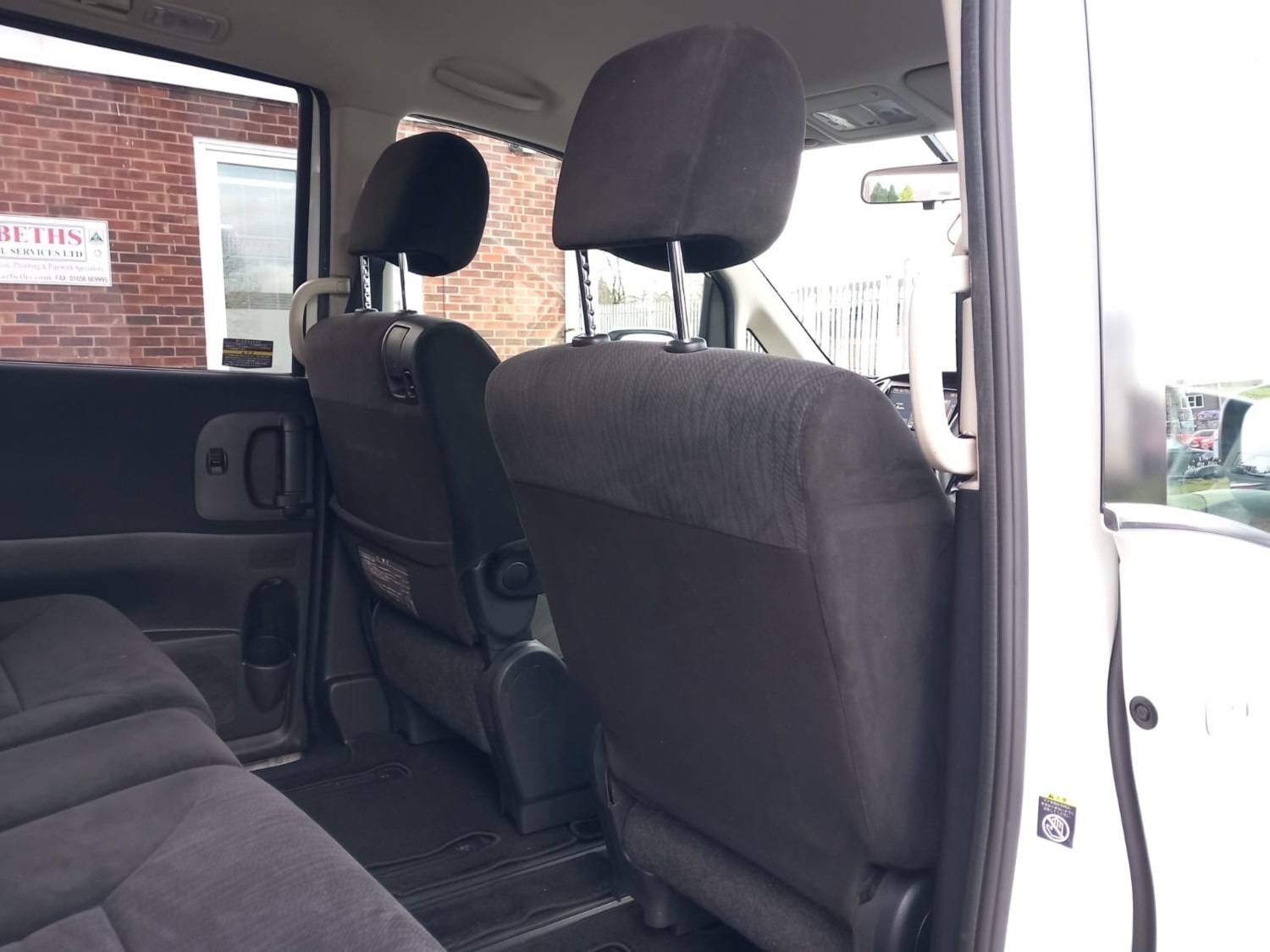 Used Nissan Serena 2010 for sale - 76316537: Photo 4