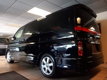 Used Nissan Elgrand 2008 for sale - 76017613: Photo