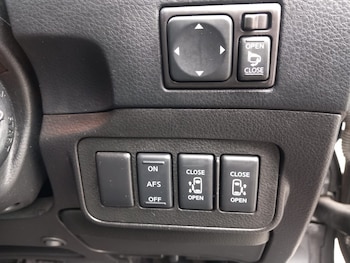 Used Nissan Elgrand 2008 for sale - 76017613: Photo