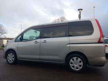Used Nissan Serena 2007 for sale - 73240219: Photo