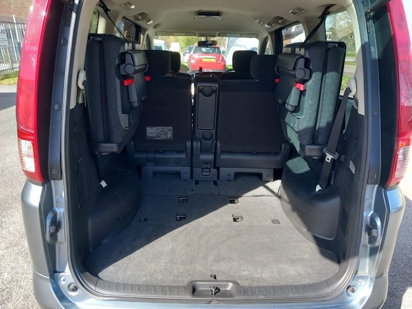 Used Nissan Serena 2010 for sale - 76309836: Photo 11