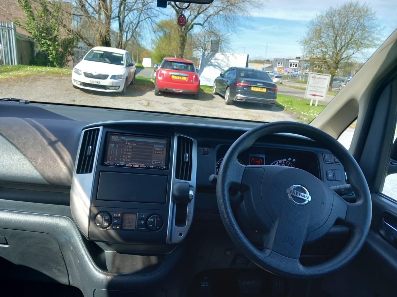Used Nissan Serena 2010 for sale - 76309836: Photo 13
