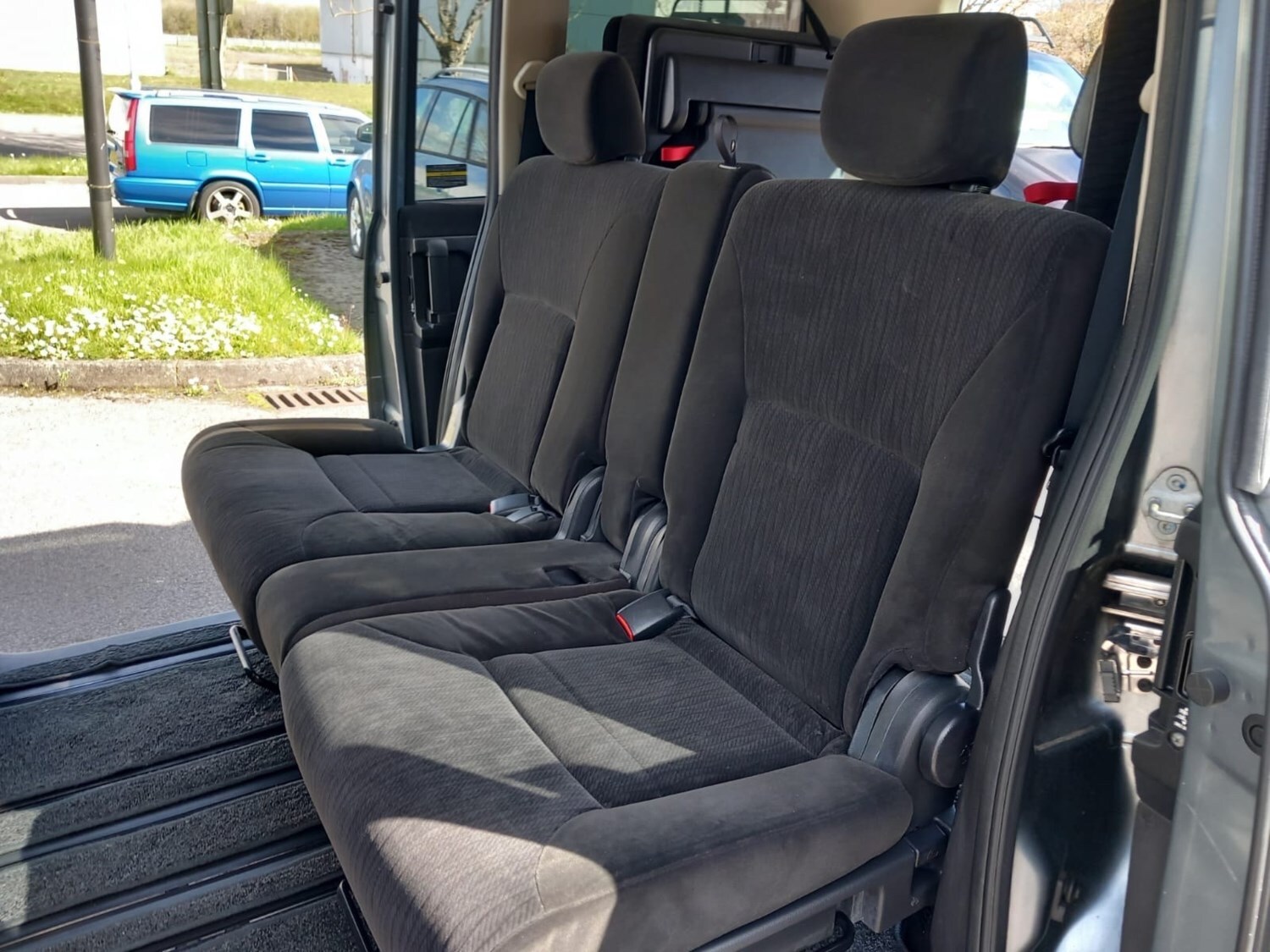 Used Nissan Serena 2010 for sale - 76309836: Photo 16