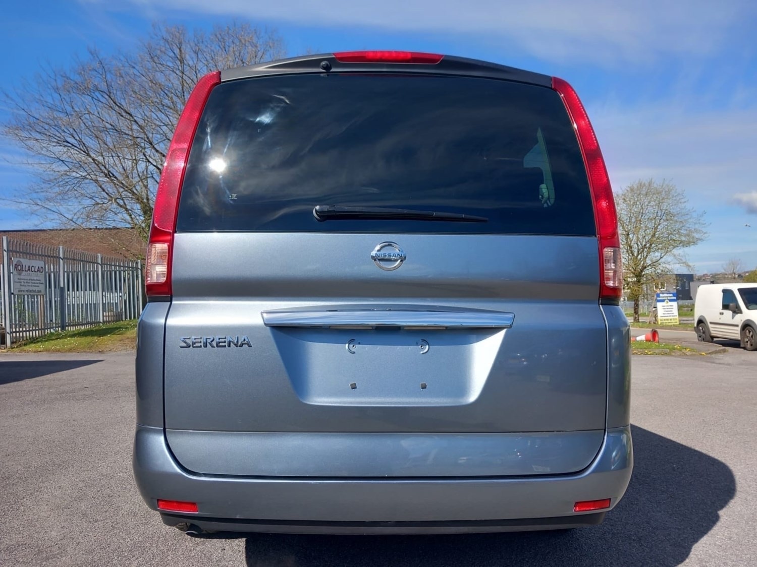 Used Nissan Serena 2010 for sale - 76309836: Photo 3
