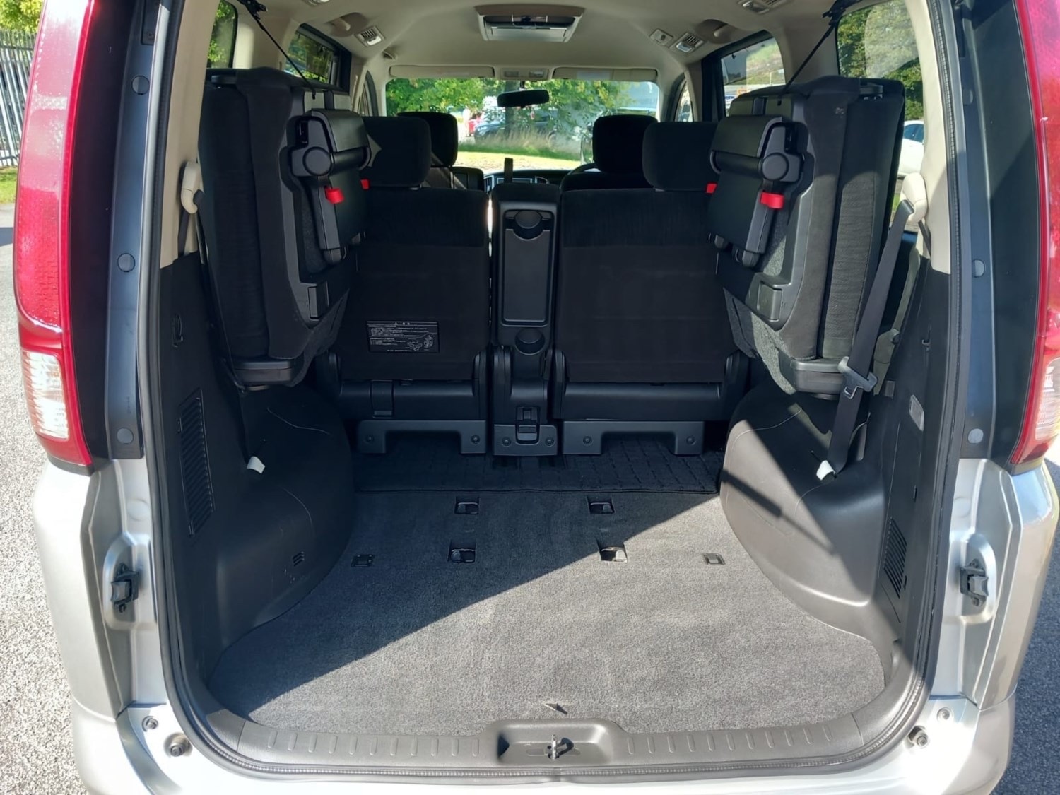 Used Nissan Serena 2008 for sale - 76309939: Photo 14