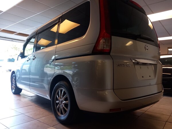 Used Nissan Serena 2010 for sale - 72391059: Photo 13