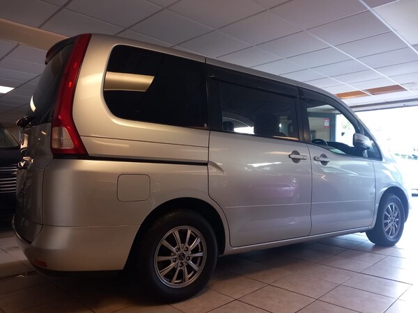 Used Nissan Serena 2010 for sale - 72391059: Photo 15