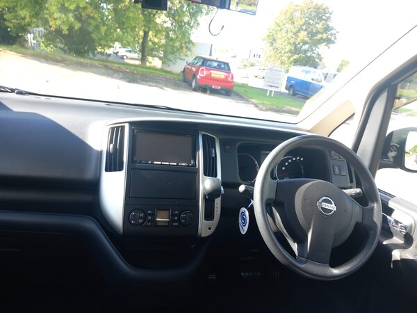 Used Nissan Serena 2010 for sale - 72391059: Photo 17