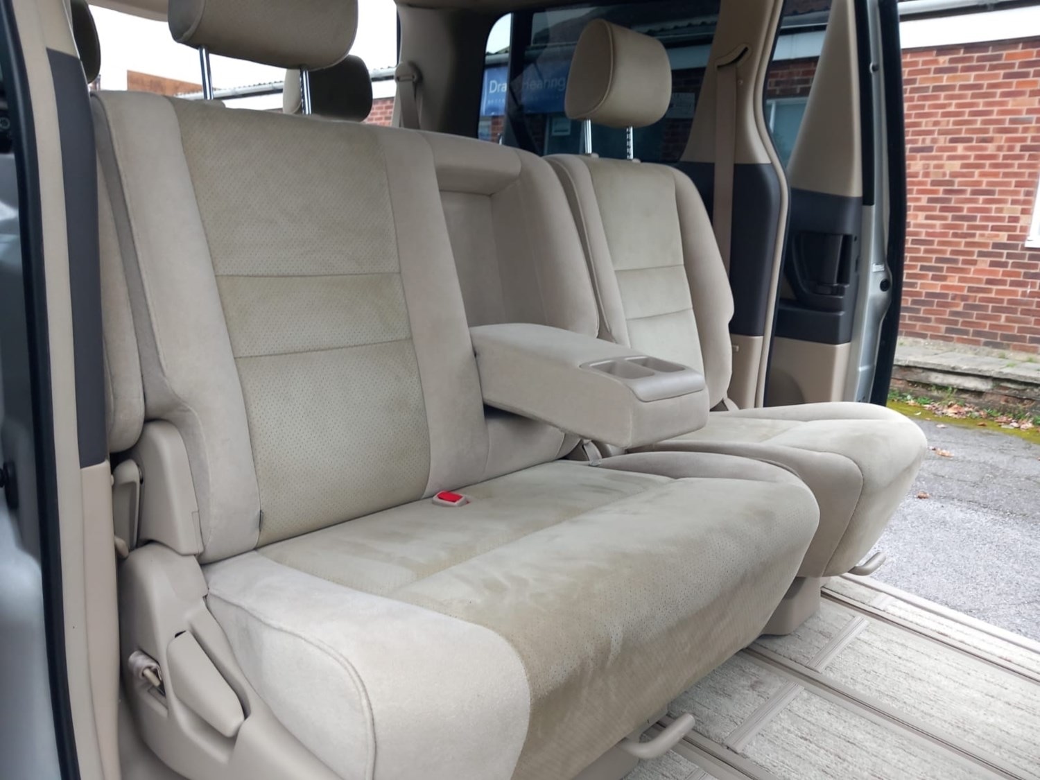 Used Toyota Alphard 2005 for sale - 76312290: Photo 10