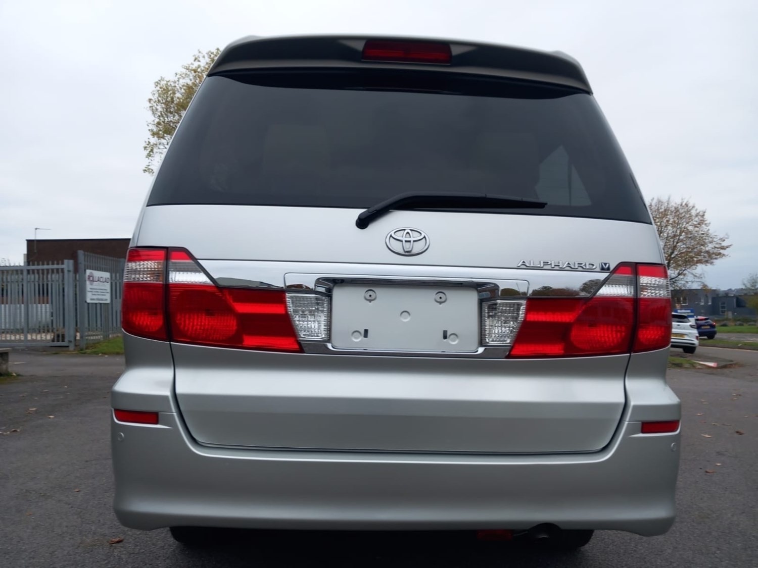 Used Toyota Alphard 2005 for sale - 76312290: Photo 23