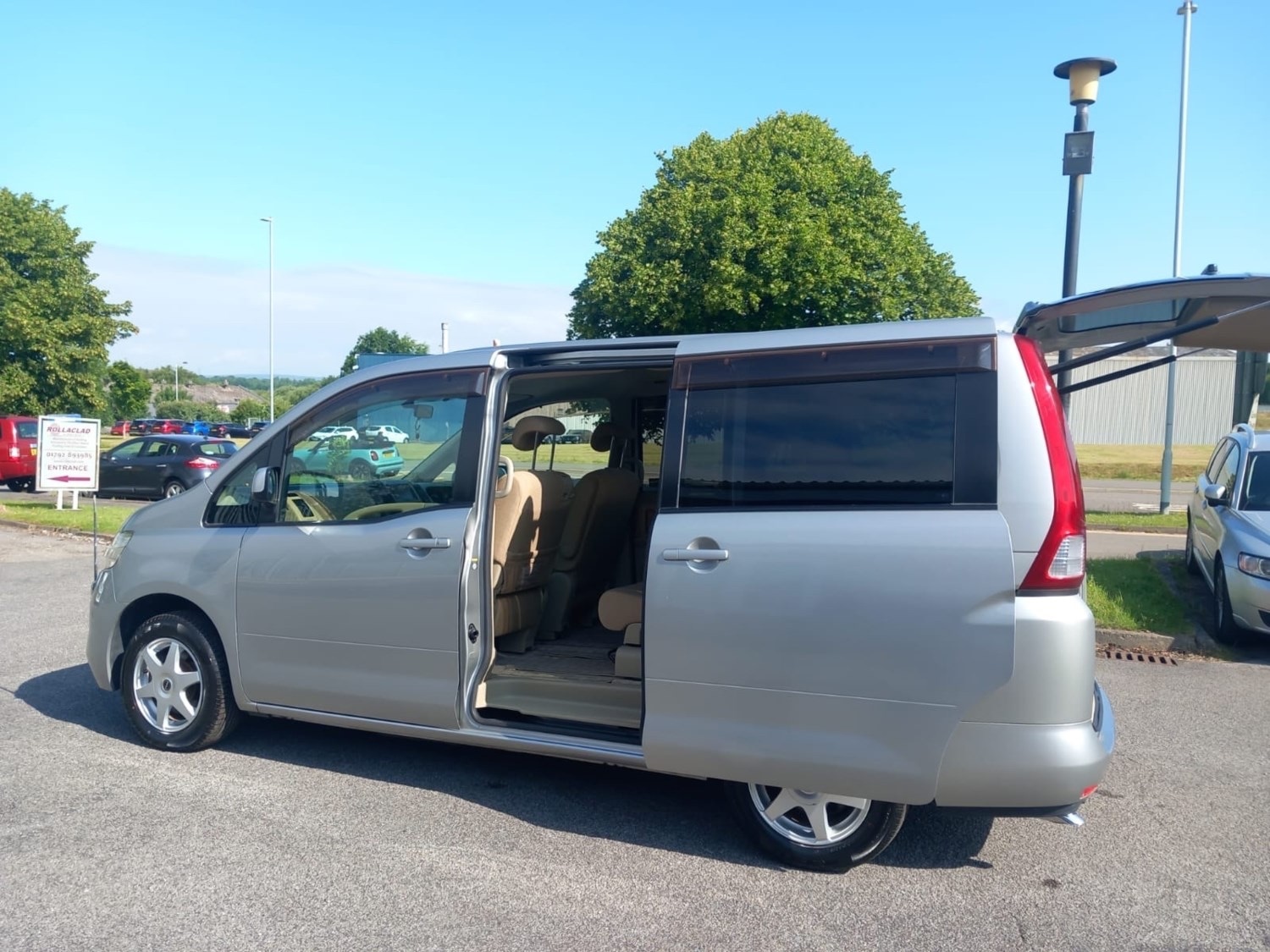 Used Nissan Serena 2006 for sale - 76316850: Photo 28
