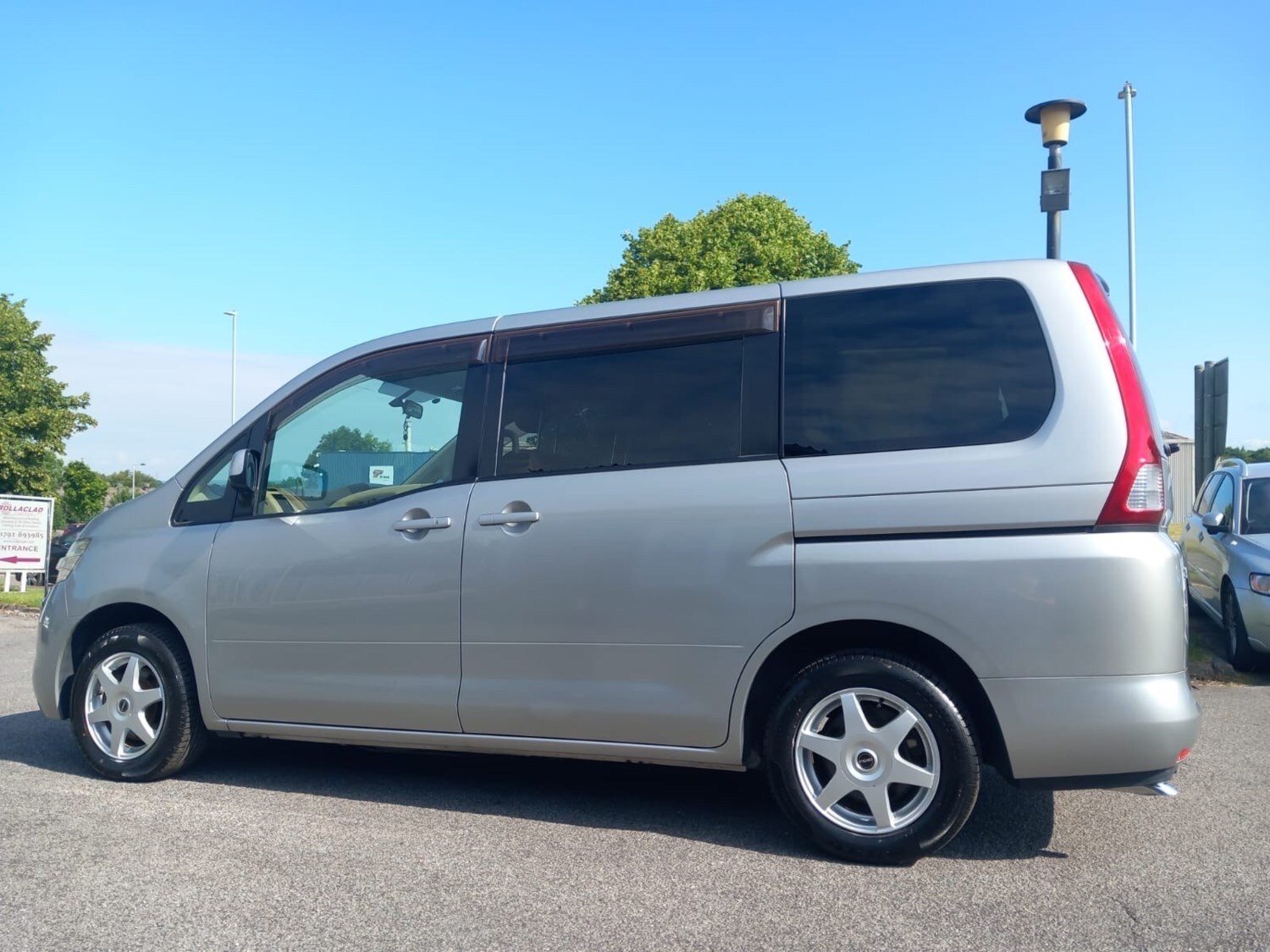 Used Nissan Serena 2006 for sale - 76316850: Photo 34
