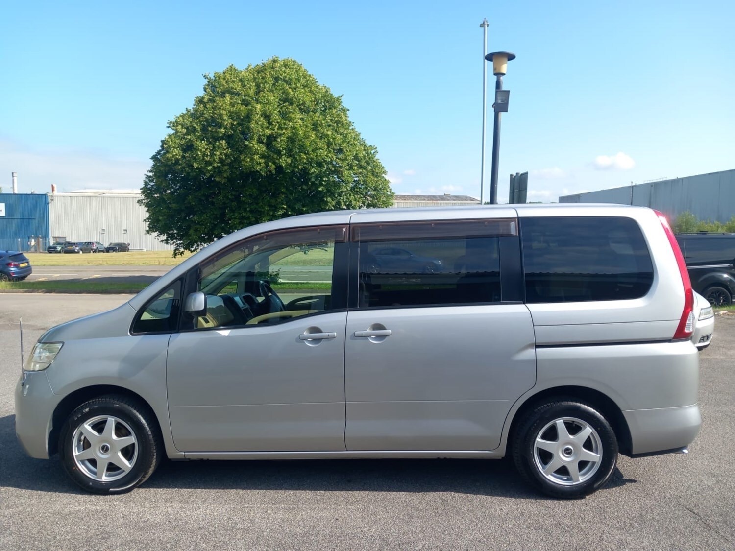 Used Nissan Serena 2006 for sale - 76316850: Photo 5