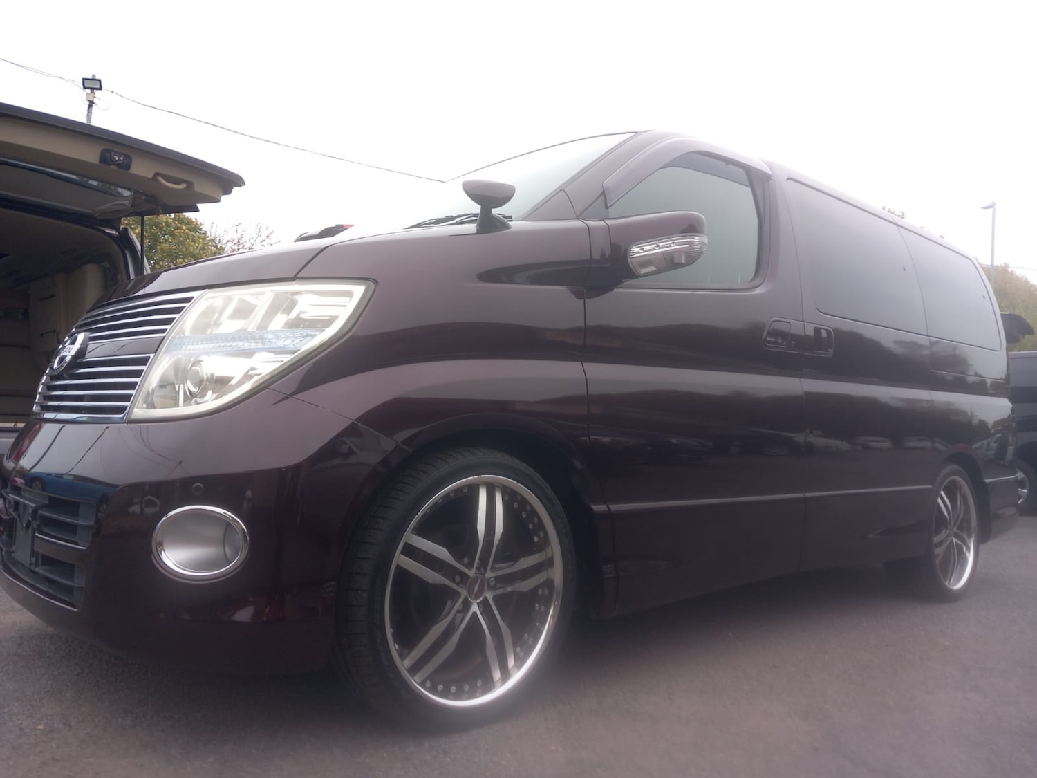 Used Nissan Elgrand 2008 for sale - 76316350: Photo 1
