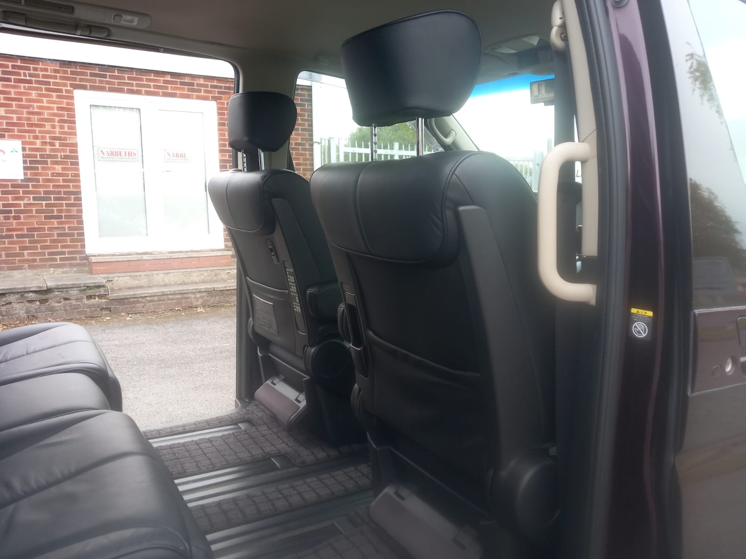 Used Nissan Elgrand 2008 for sale - 76316350: Photo 14