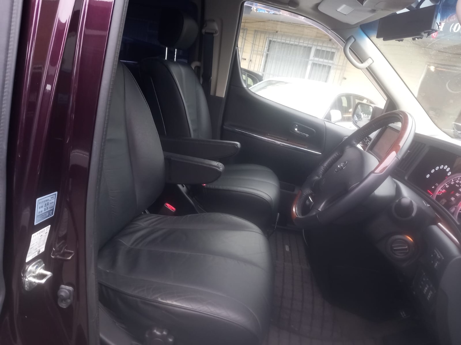 Used Nissan Elgrand 2008 for sale - 76316350: Photo 6