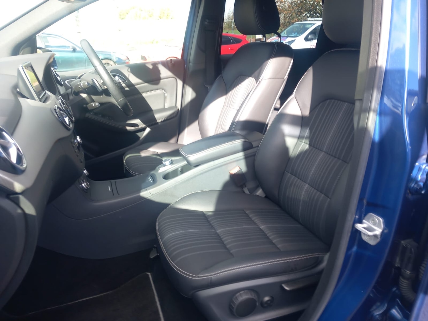 Used Mercedes-Benz B Class 2012 for sale - 76401890: Photo 10