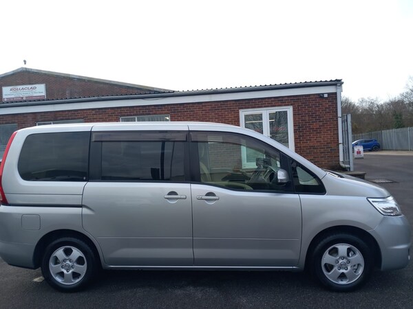 Used Nissan Serena 2009 for sale - 73948501: Photo 8