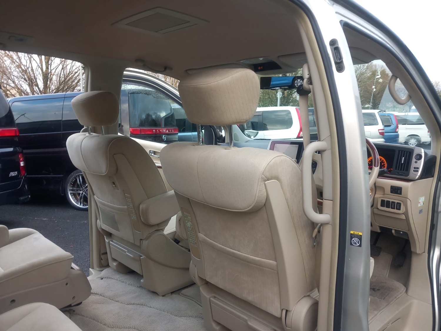 Used Nissan Elgrand 2025 for sale - 76696640: Photo 11